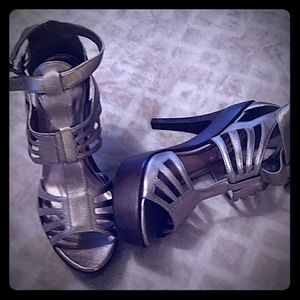 Steve Madden: open toe pump